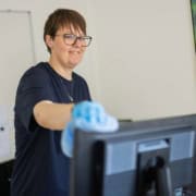 Rent arbejdsområde med erhvervsrengøring