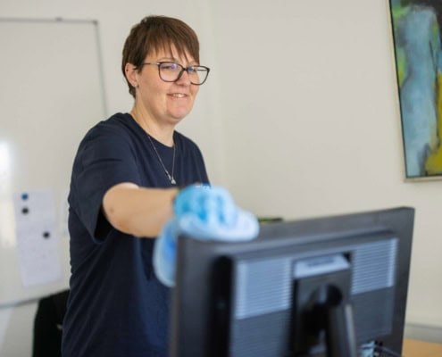 Rent arbejdsområde med erhvervsrengøring